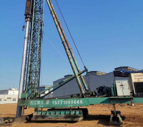 奧利斯5G產(chǎn)業(yè)園液壓電動(dòng)錘700管樁施工